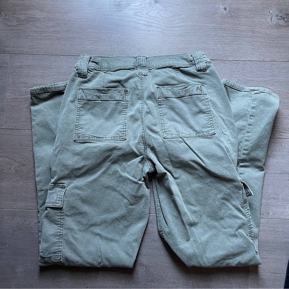 American Eagle Strech Cargo Pant Olive Green Size 2 - Picture 4 of 4